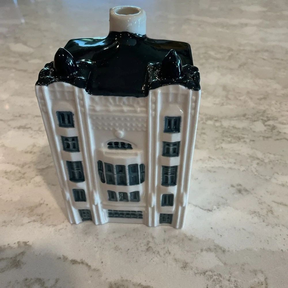 2026 KLM Blue Delft House BOLS # 102 Theatre Tuschinski Amsterdam - Release Year